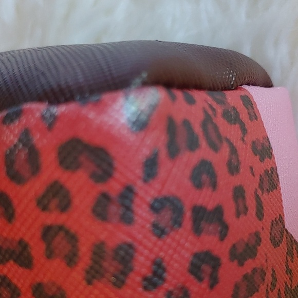 NIKKY BY NICOLE LEE COSMETIC BAG - Picture 16 of 16